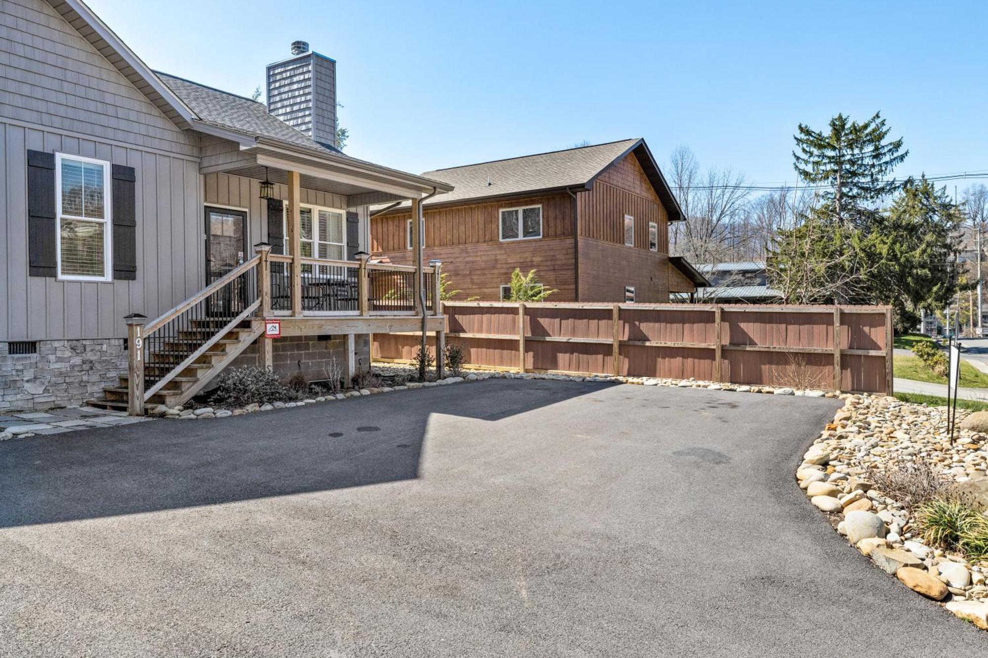 Bear Pass Is A 3 Bed 2 Bath Craftsman Style Home Located Within Walking Distance To Dt Gatlinburg Extérieur photo