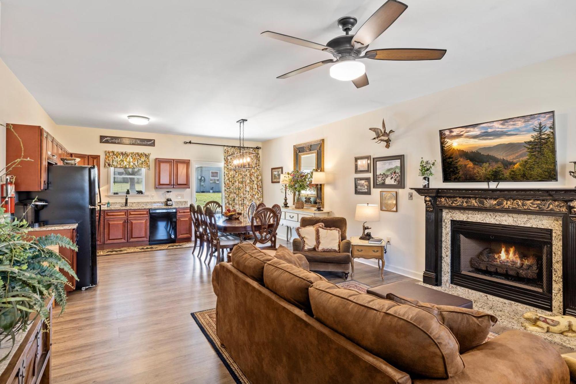 Bear Pass Is A 3 Bed 2 Bath Craftsman Style Home Located Within Walking Distance To Dt Gatlinburg Extérieur photo