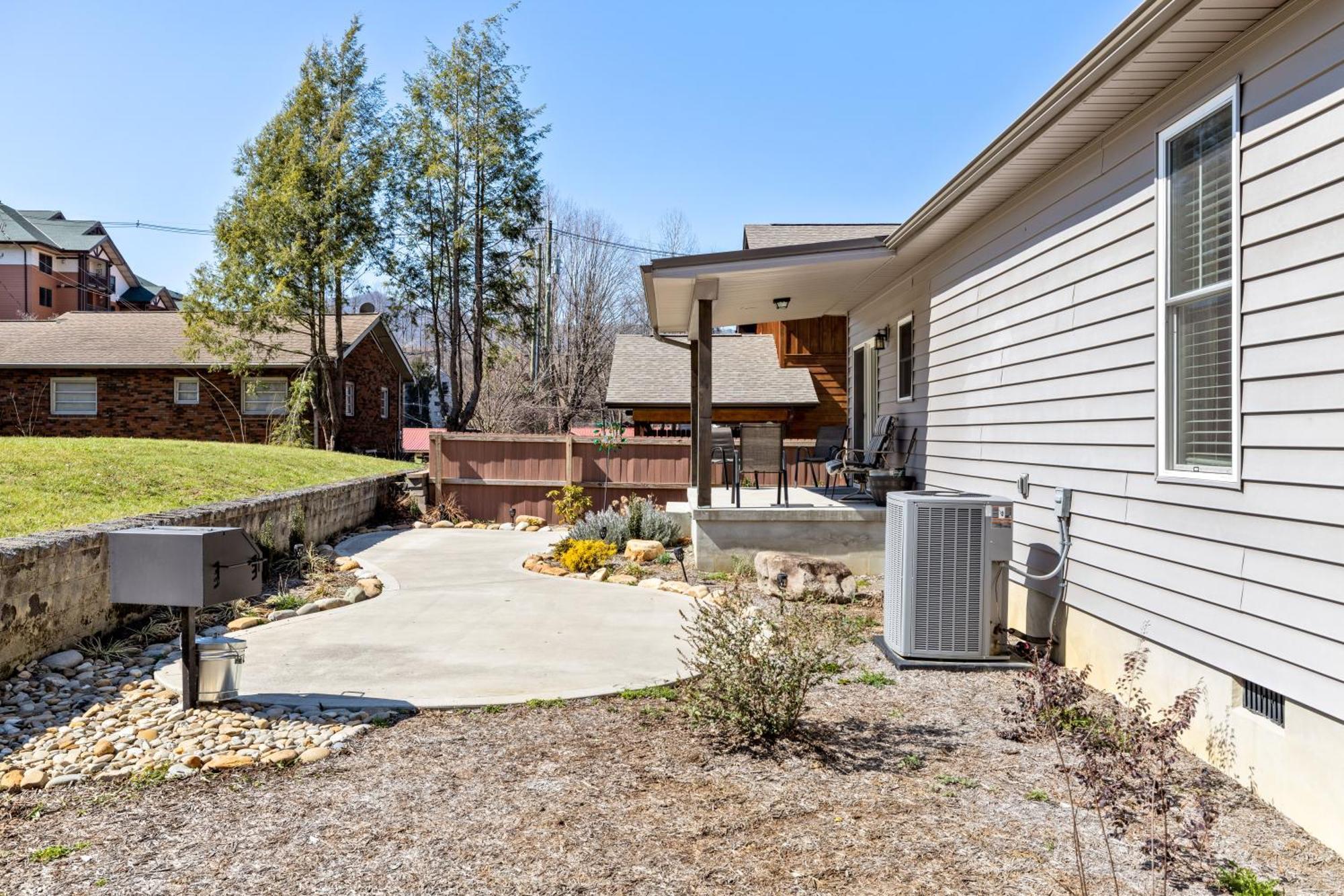 Bear Pass Is A 3 Bed 2 Bath Craftsman Style Home Located Within Walking Distance To Dt Gatlinburg Extérieur photo