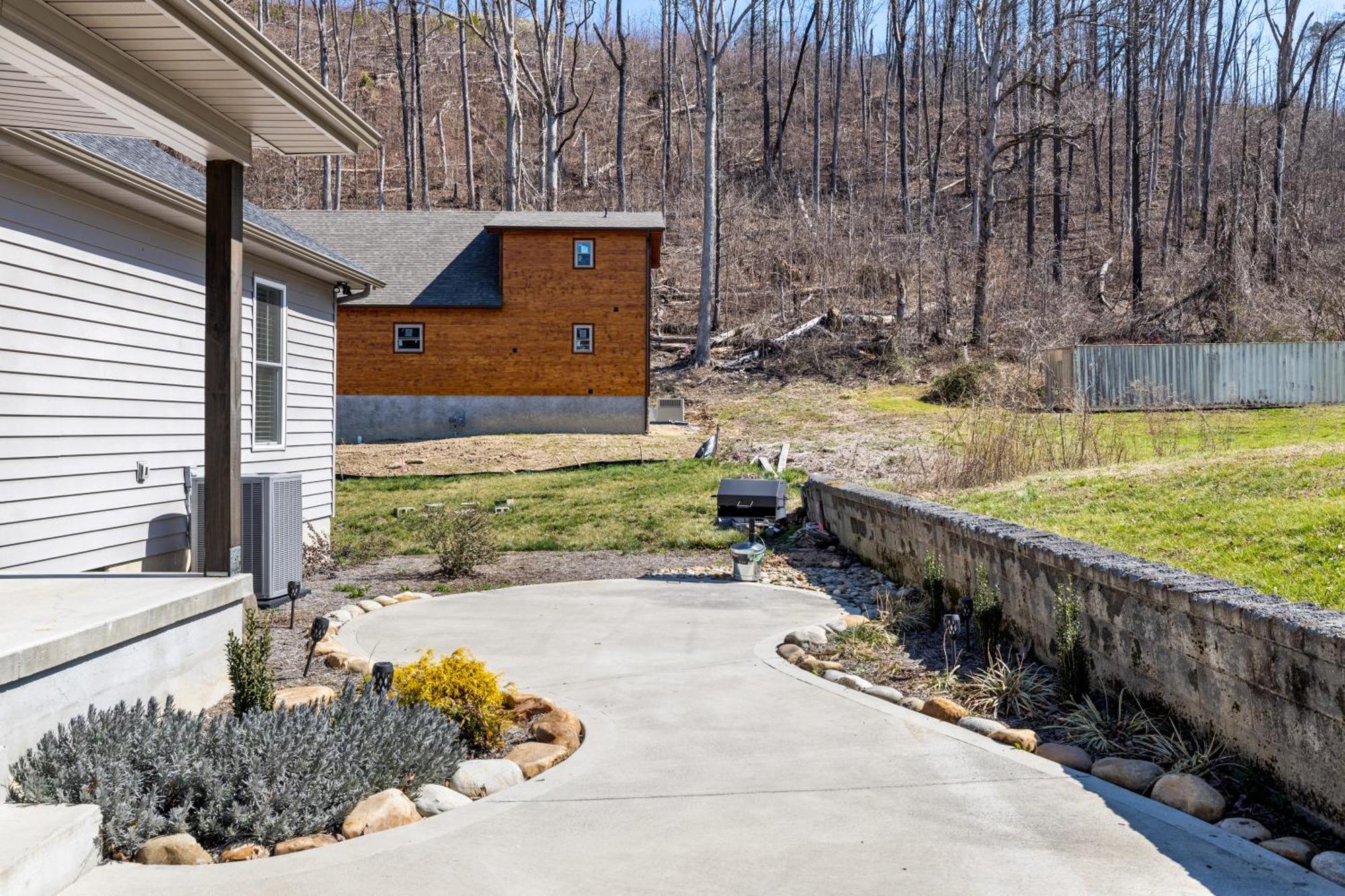 Bear Pass Is A 3 Bed 2 Bath Craftsman Style Home Located Within Walking Distance To Dt Gatlinburg Extérieur photo